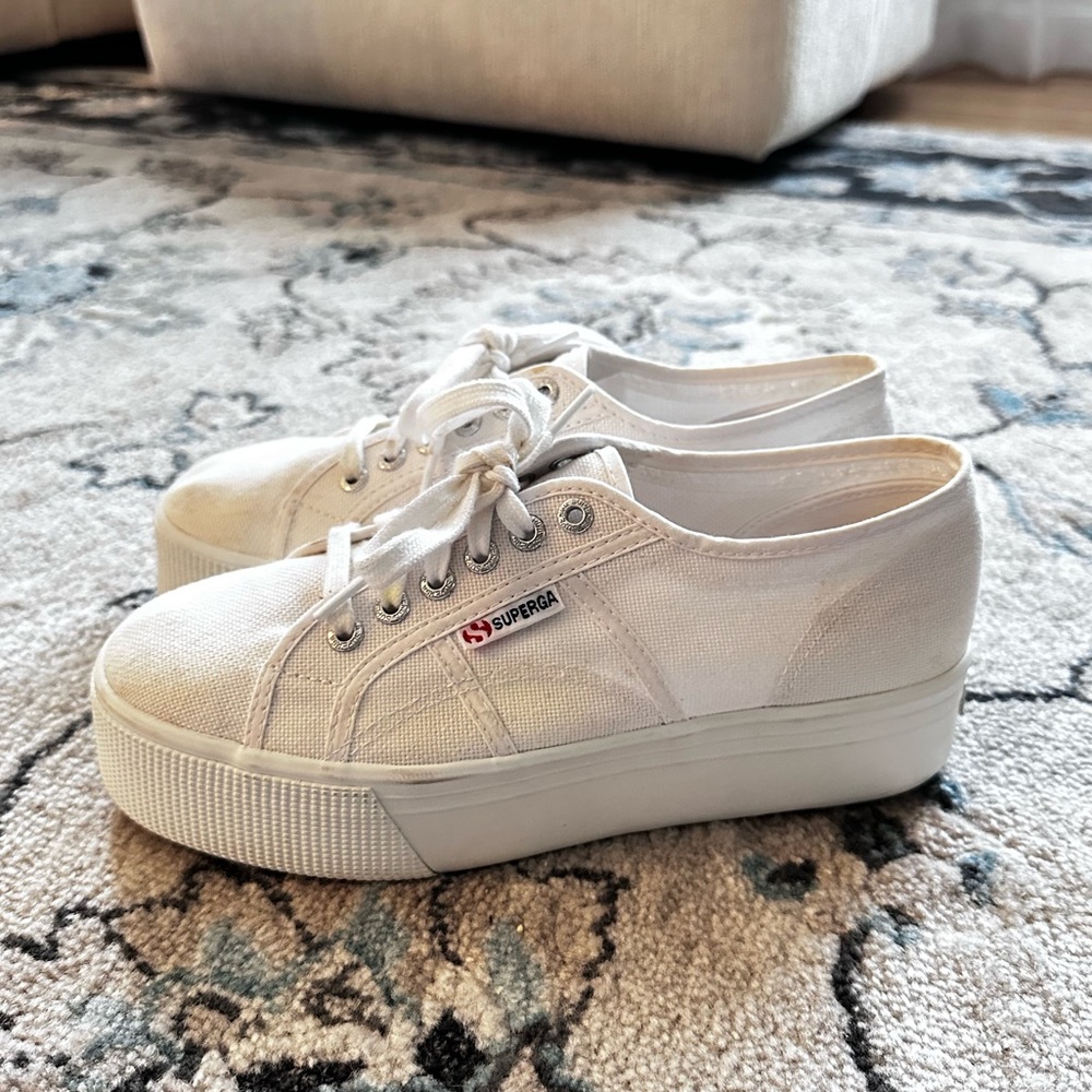White Platform Supergas